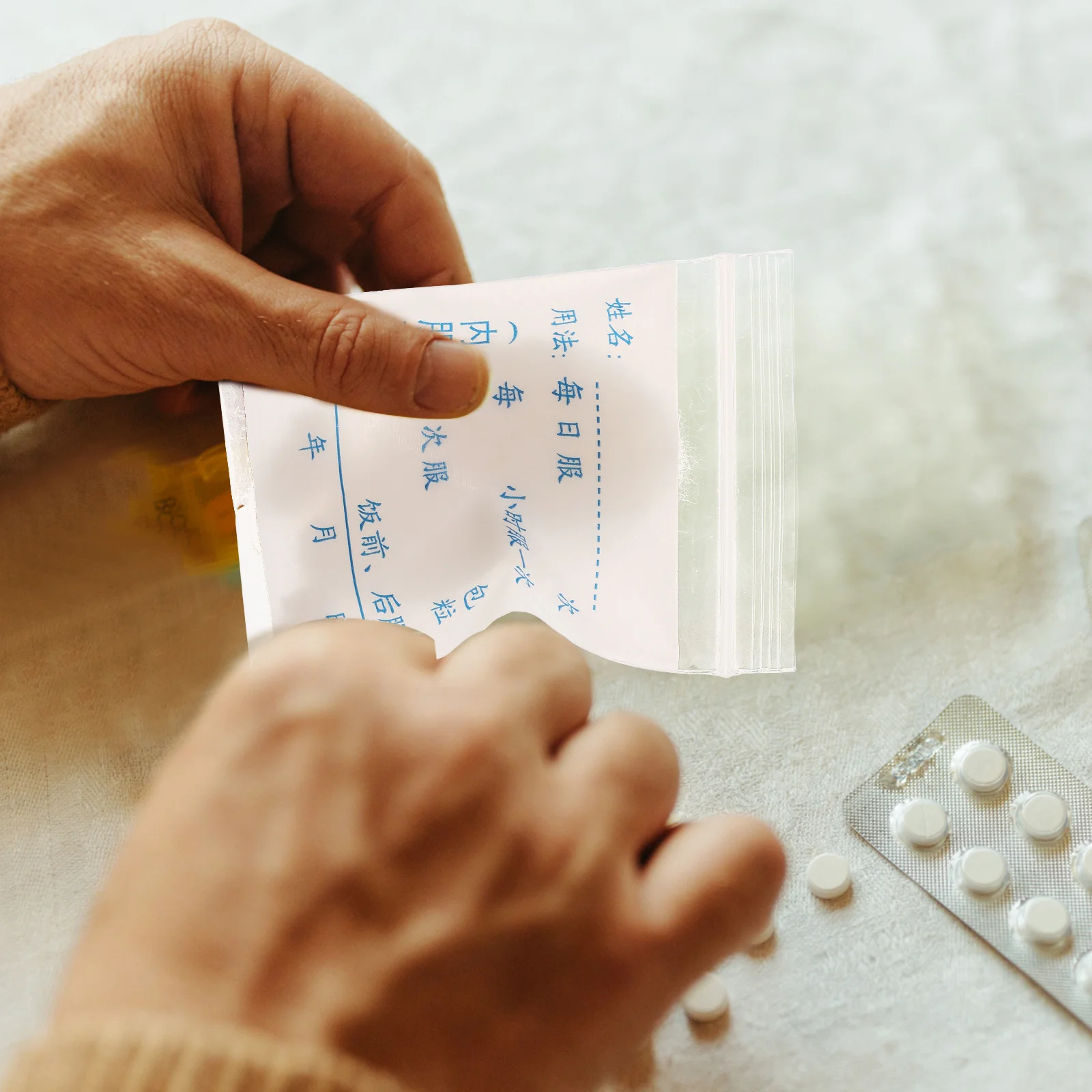 

100Pcs Pill Pouches for Medicine Travel Small Medicine Bag Tight Seal Easy to Fill and Take Out Bag Sealer Pill Bags