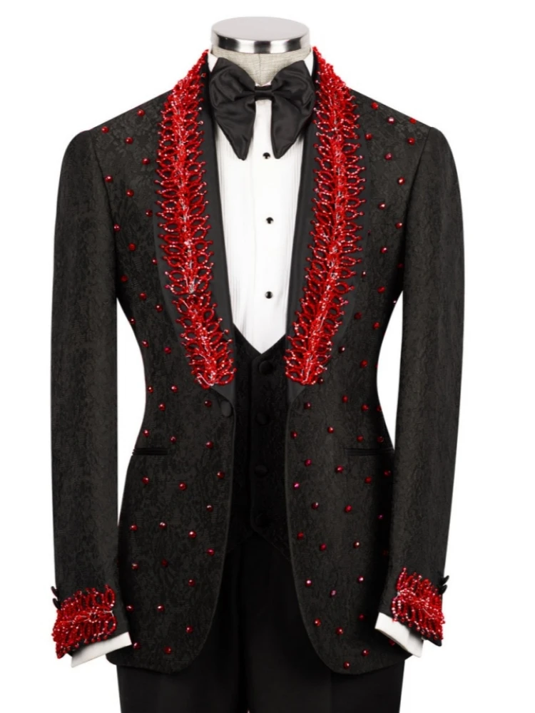 

Ropa hombre Luxury Customized Black Wedding Groom Tuxedo with Red Crystal 3pcs Formal Party Host Performance Man Suits
