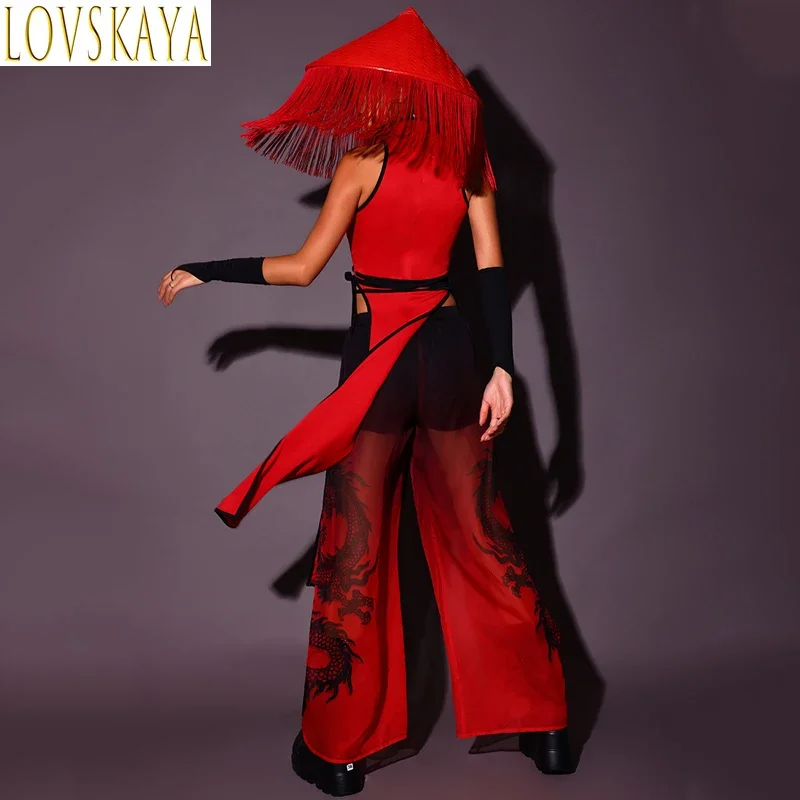 Ladies in Chinese jazz performance attire, red attire, nightclubs, bars, DJs, singers on stage, wearing sexy dance costumes