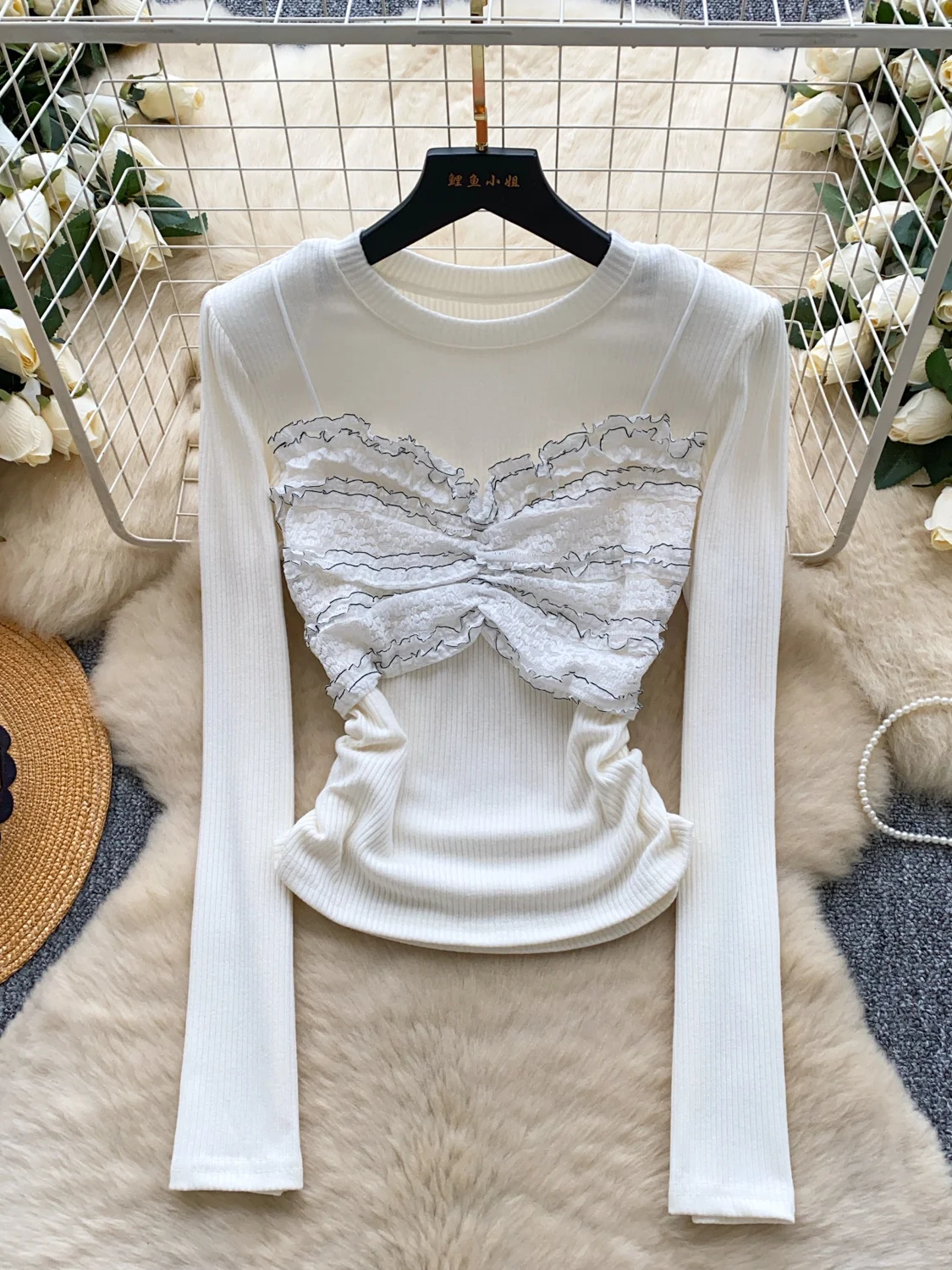 

Women's Apricot Y2k Lace Patchwork T-shirt Vintage Harajuku Aesthetic Gyaru Tee Top Long Sleeve V-Neck T-shirts 2000s Clothes