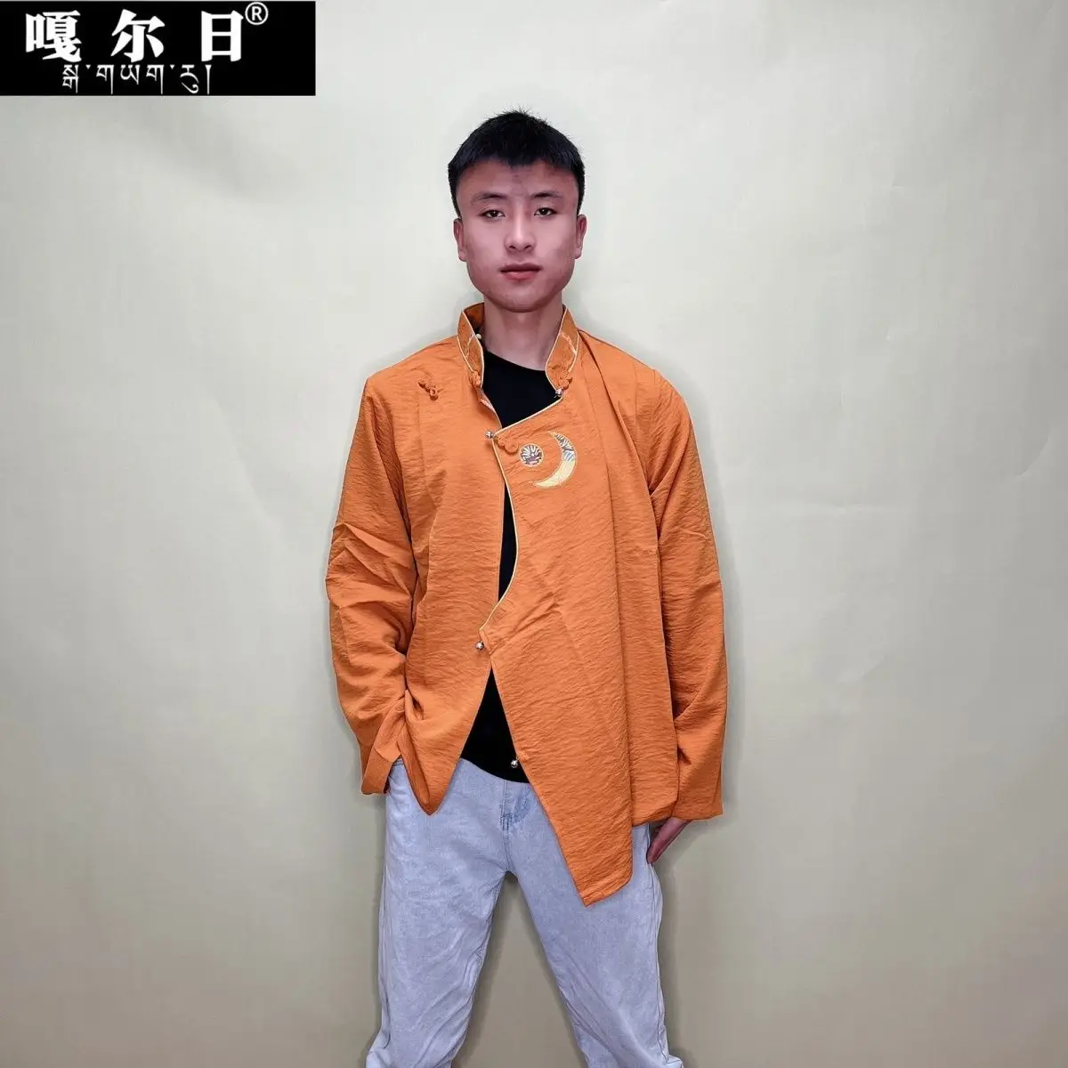 새로운 남성 셔츠 네크라인, 태양과 달 모양 디자인, 티베트 가운, 기질 스타일, 봄과 가을 스타일.