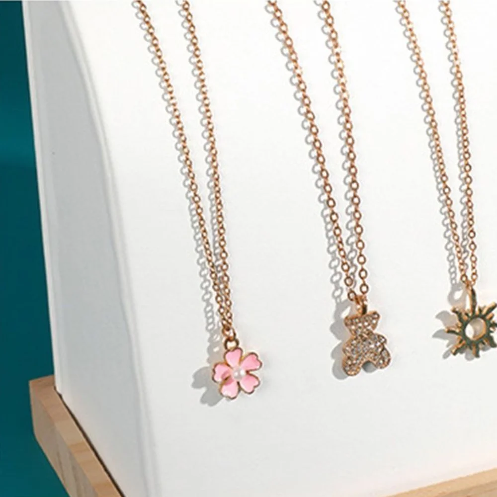 

Подставка для ожерелья из искусственной кожи/бархатной поверхности, основание из цельного дерева, несколько мольбертовых цепочек, подвесной держатель для хранения, большой размер, модный