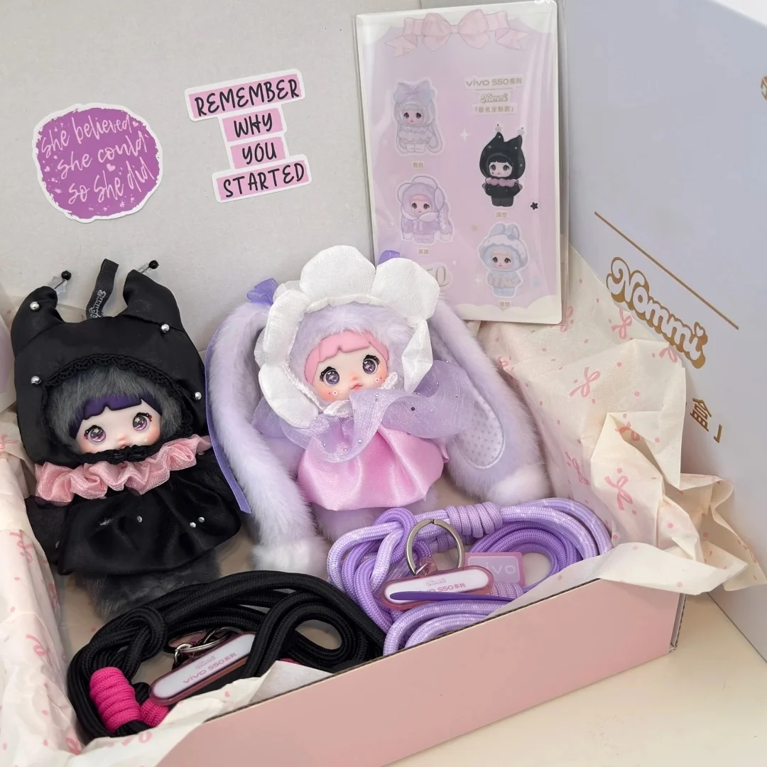 

Новая коллекционная фигурка Nommi в лимитированной серийной коллаборации: Панда с сердечком, подарочная коробка с китайским символом мира, декоративный подарок для девочек