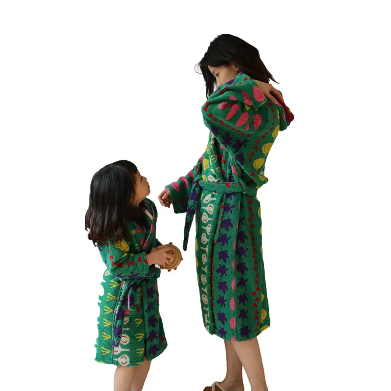 High Quality 100% Cotton Towel Long Family Robe Women Kimono Lovely Kids Cartoon Robe Sleepwear Bathrobe New Class A Homewear
