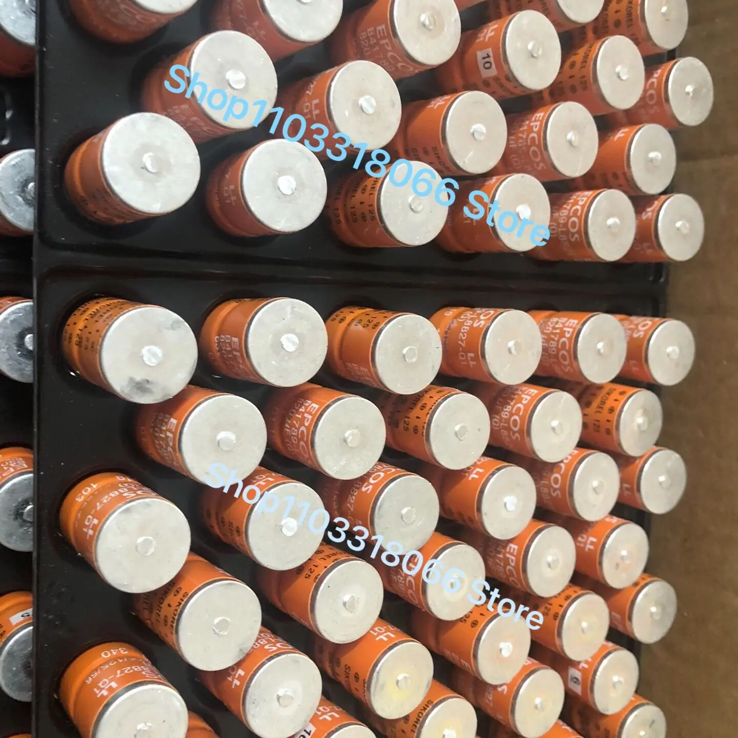 5PCS/LOT B41789-L8827-Q001 B41789L8827Q001 63V 820UF Size 18*35 automotive vertical electrolytic capacitor