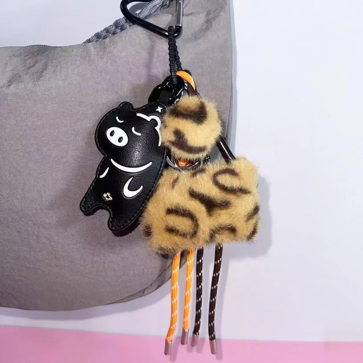 

Bag Charms Luxury Bag Chain Pig Pendant for Loewe Bag Women Handbag Purse Keychain Man Backpack Wallet Decoration