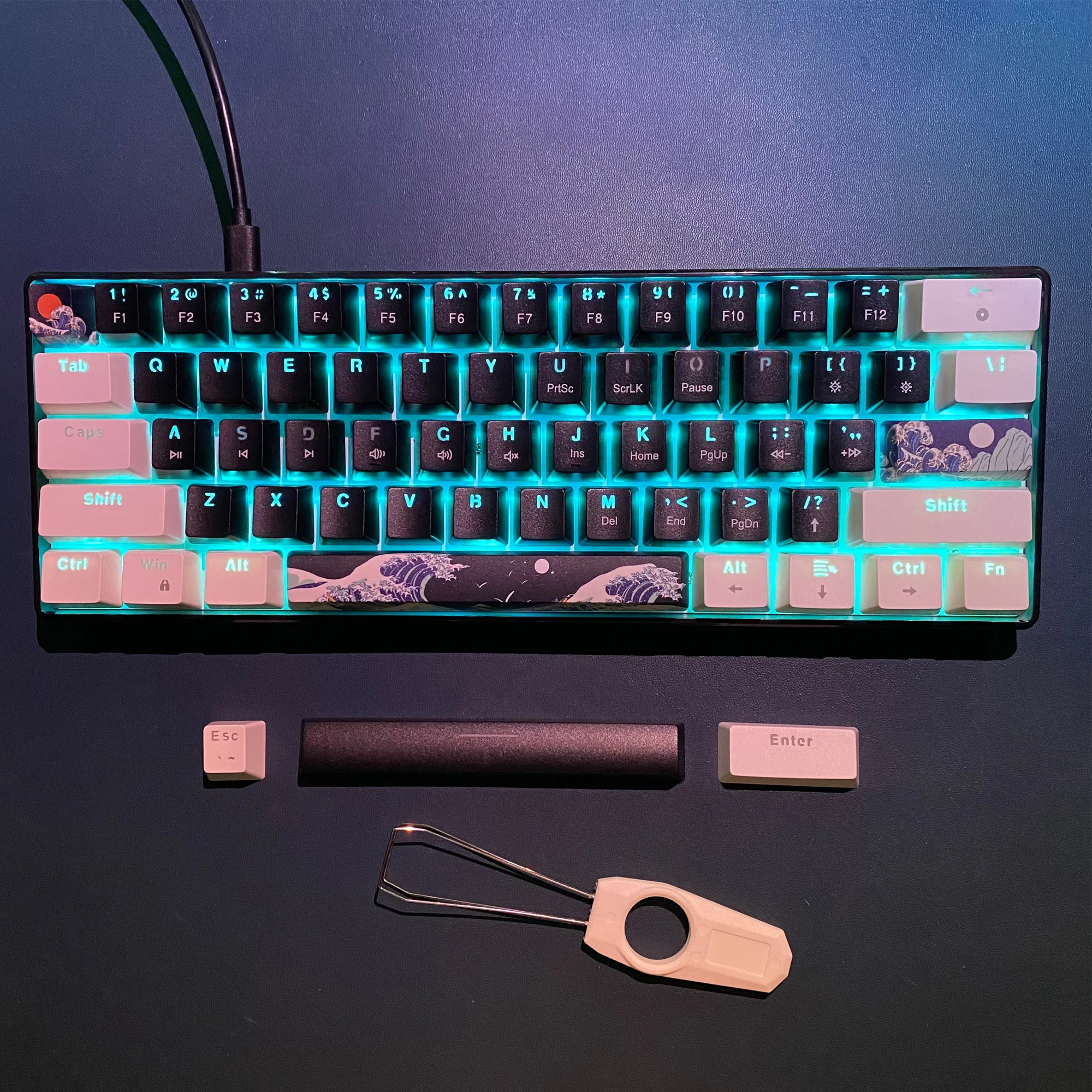60 % mechanische Tastatur, Gaming-Tastatur mit blauen Schaltern und meerblauer Hintergrundbeleuchtung, klein, kompakt