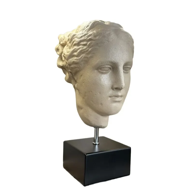 Medieval Light Luxury Art Portrait Sculpture Ornament for Office Home Living Room Coffee Table Entrance Figure Soft