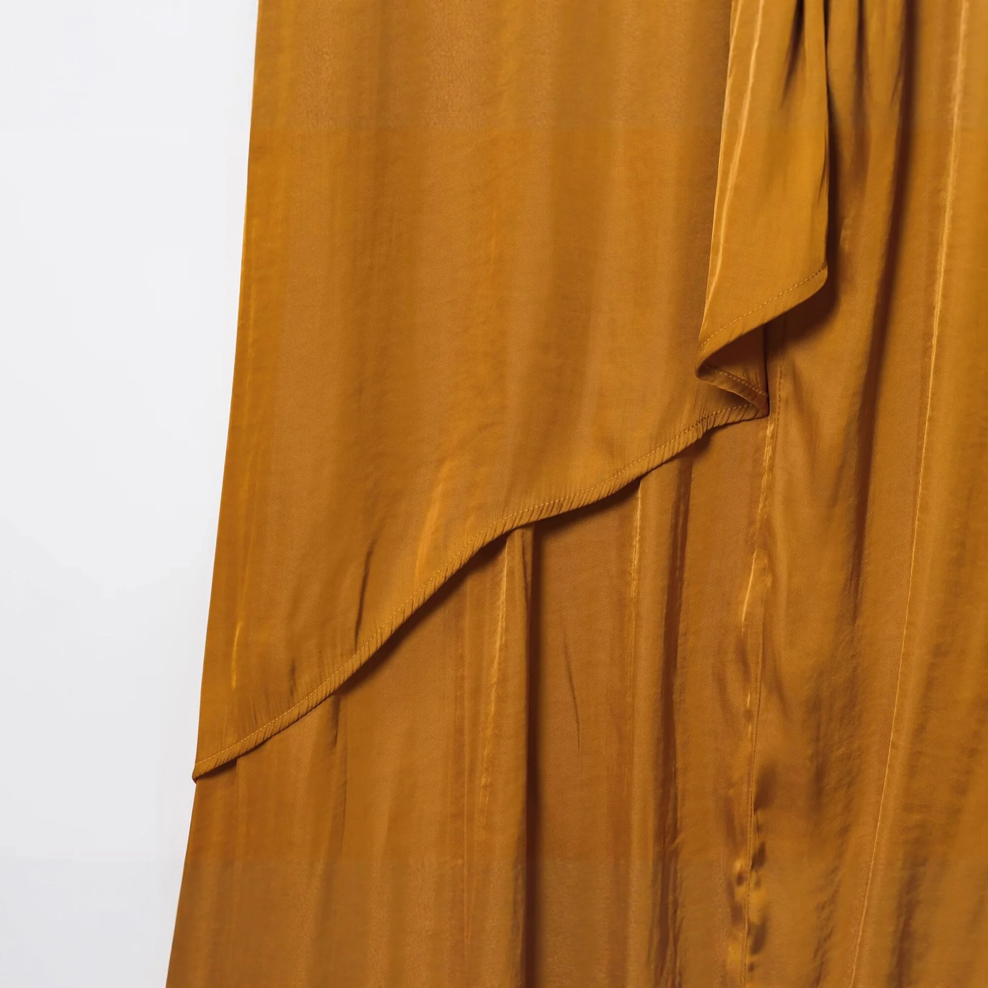 실크 새틴 발 미디 드 여름 패션 액세서리 크로스보더 여성 의류 하이 웨이스트 가운 브이넥 슬림