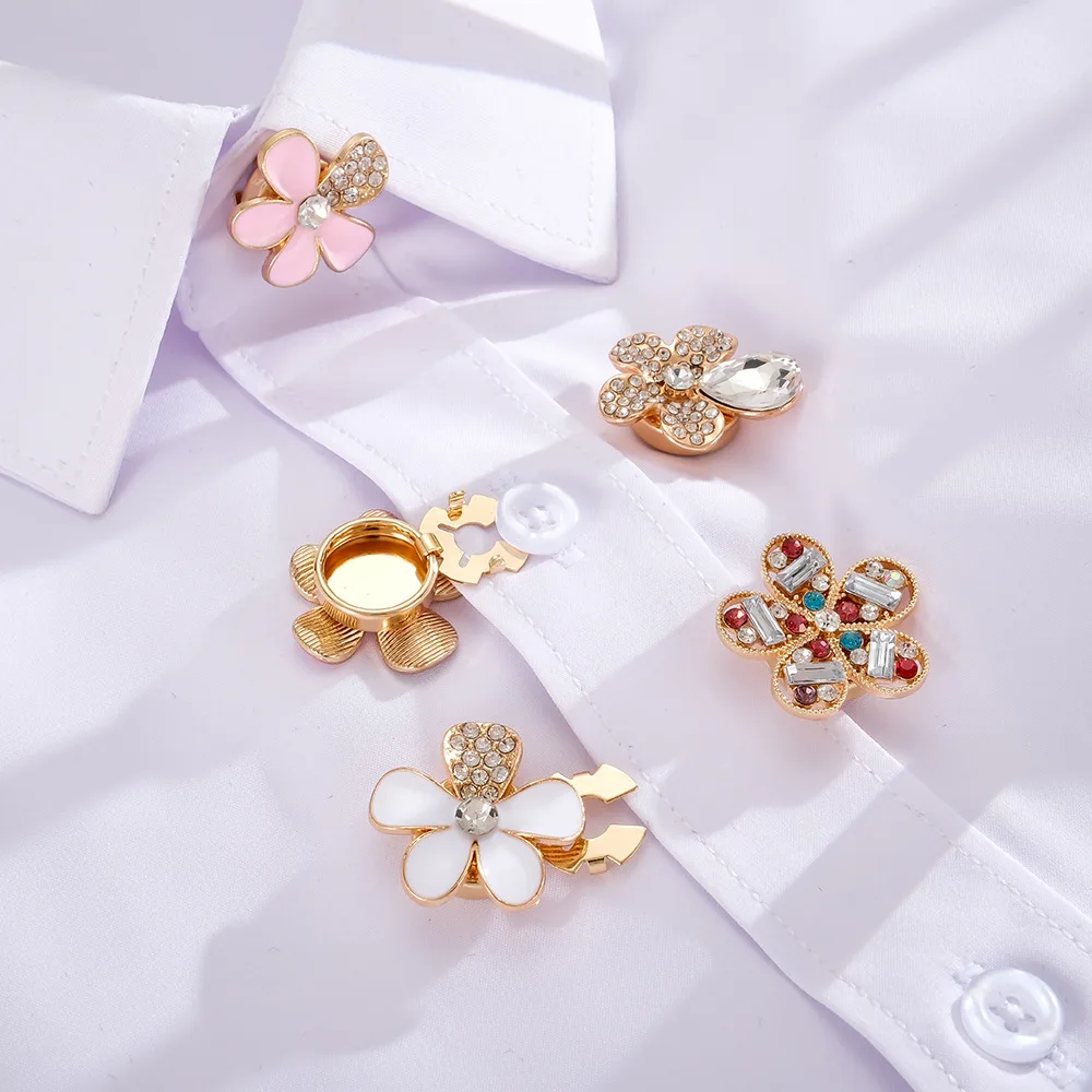 conjunto-criativo-de-acessorios-diy-elegantes-flor-de-cinco-petalas-em-liga-de-zinco-com-strass-de-cristal-colorido-e-efeito-gota-de-Oleo-para-colarinho-de-camisa