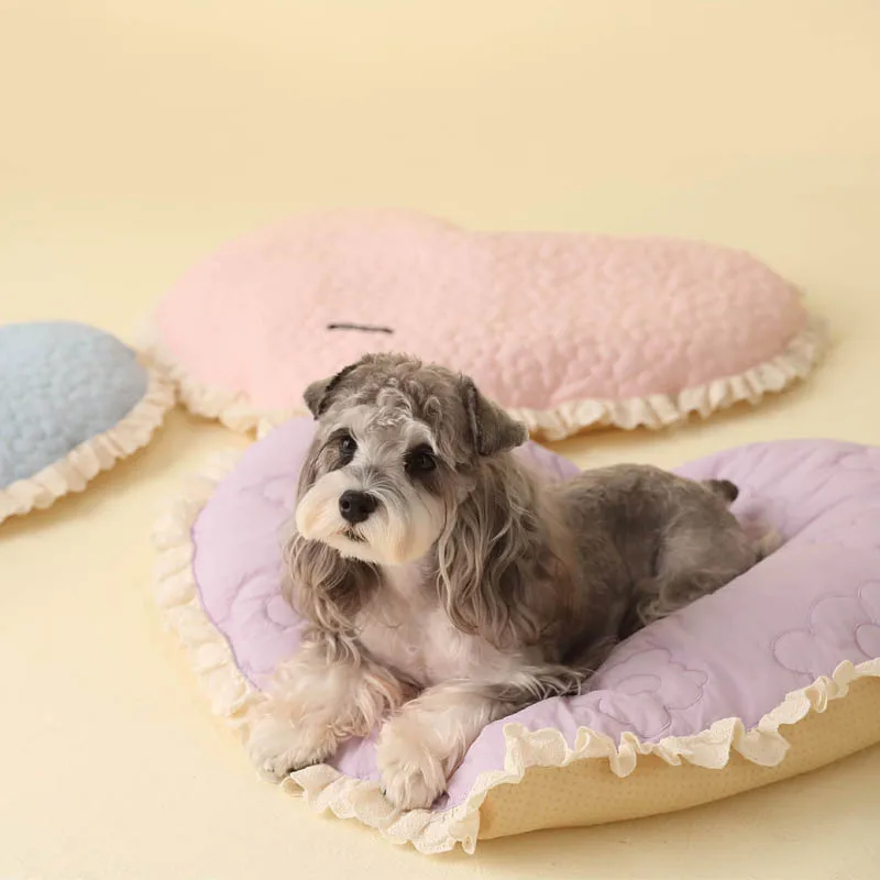 Autumn Winter Heart-shaped Warm Cat Nest Comfortable Soft Breathable Antiskid Universal for All Seasons Dog Bed Cat Accessories