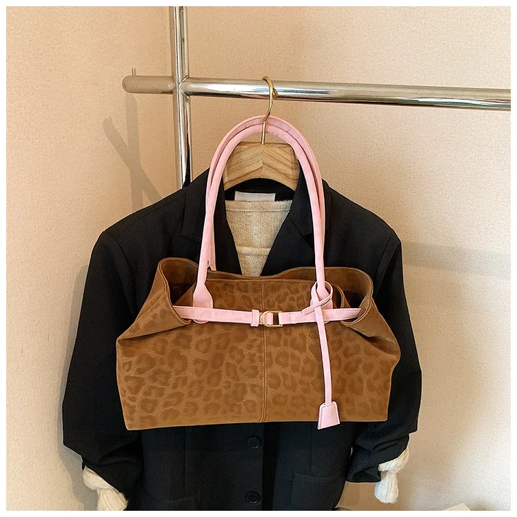 Leopard Print Sewing Thread Hasp Youth Sweet Shoulder Bags for Women 2026 Hot Sale Large Capacity Sense of Luxury Tote Bags