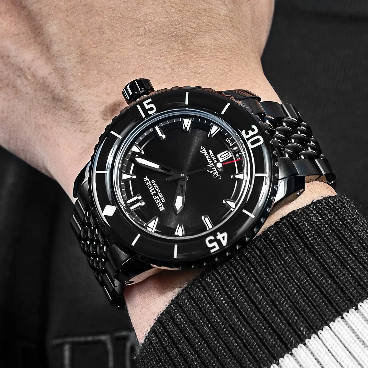 Reef Tiger Men\'s Diving Sports Watch Automatic Mechanical Wristwatch Stainless Steel Strap Date Luminous Sapphire Enter-Seconds