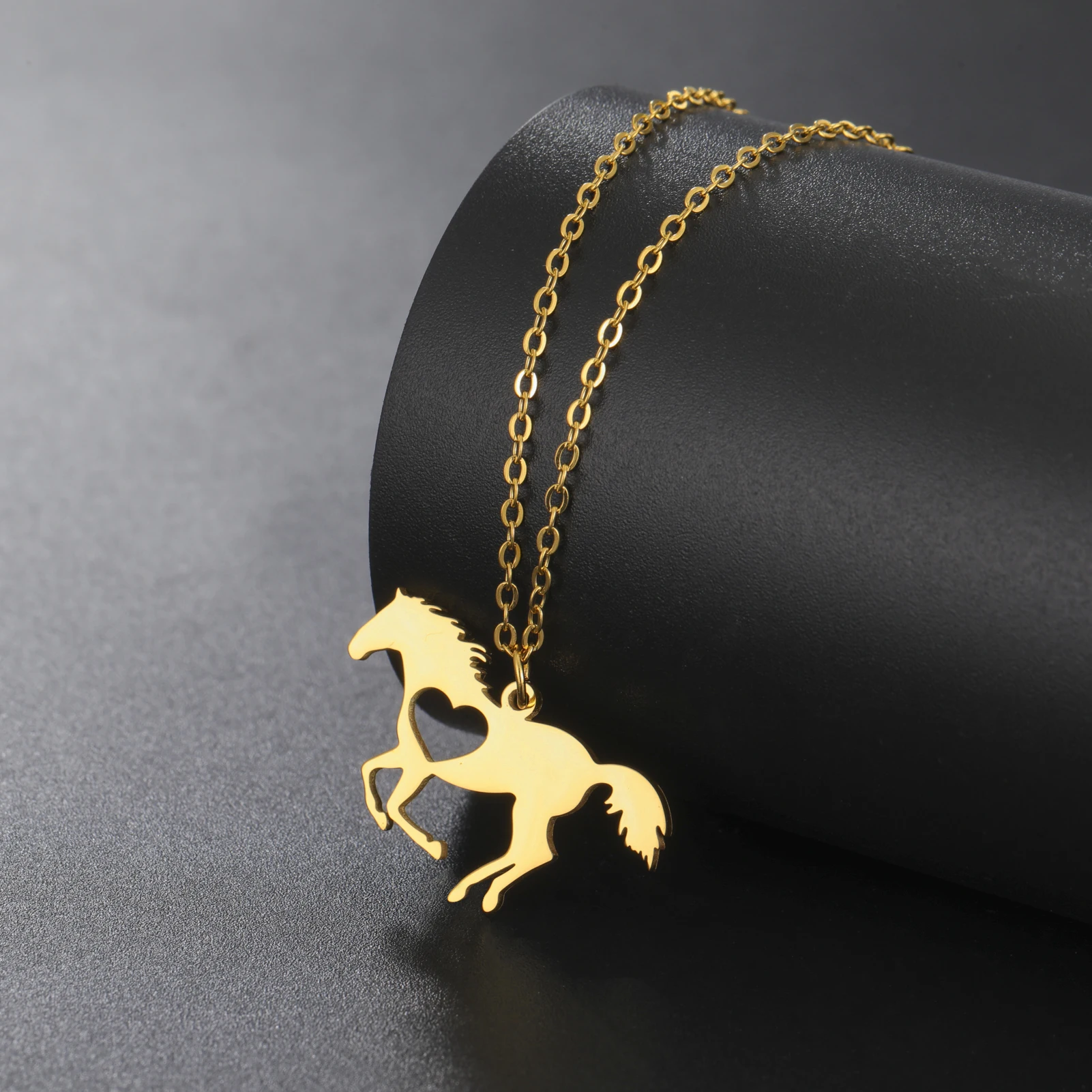 Unift Running Horse Pendant Necklace with Heart Stainless Steel Women Necklace Lovely Equestrian Jewelry Luck Animal Accessories