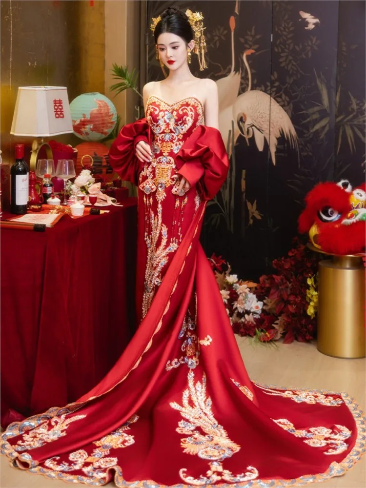New Chinese-style wedding dress bride's toasting gown long tail cheongsam