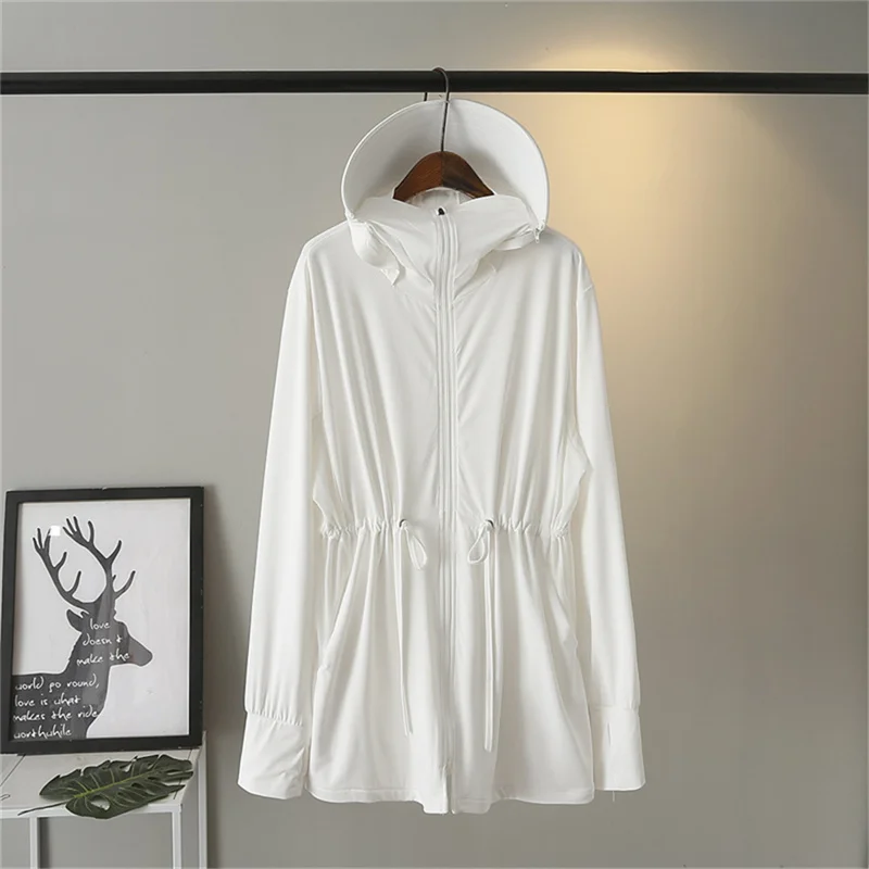 

Oversize 6XL Fat mm UPF 50+ Солнцезащитный крем Большие размеры Женское лето 2025 Новое дышащее пальто с капюшоном на талии и сетчатой строчкой серого цвета