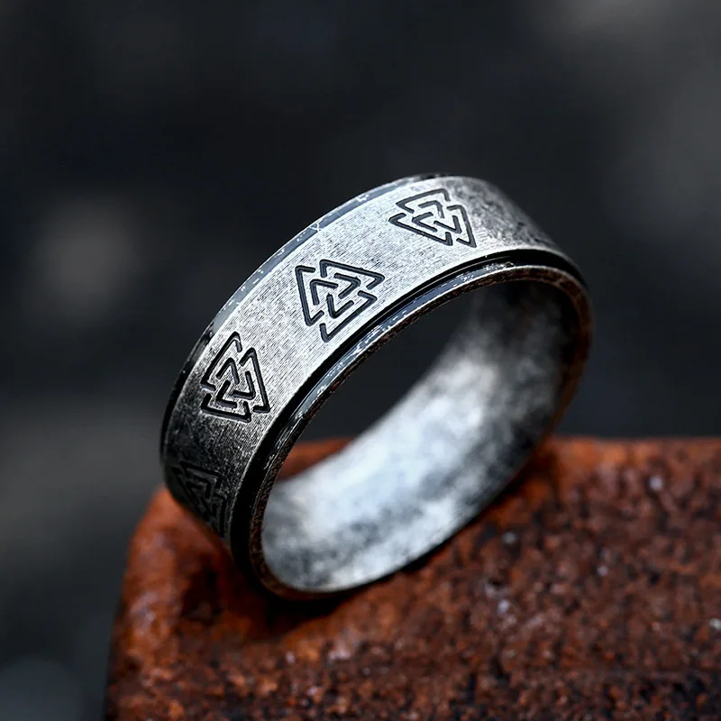 Vintage Stainless Steel Polished and Blackened Craftsmanship Men's Ring Viking Stacked Triangle Shaped Tail Ring Accessory