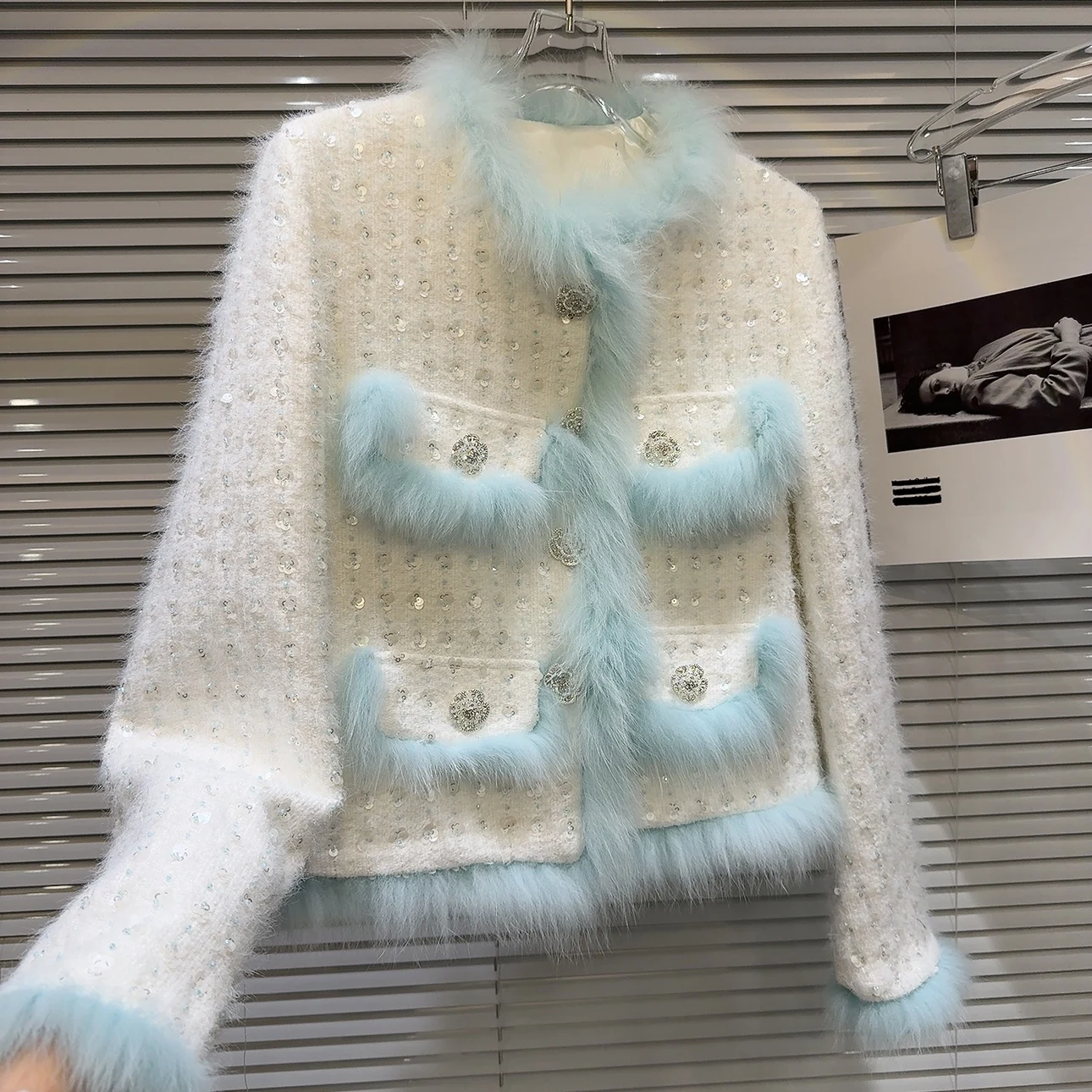 معطف نسائي طويل من القطن مُزين بفرو منخ مخملي من Faionable ort لشتاء 2023 معطف طويل بقصة مستقيمة