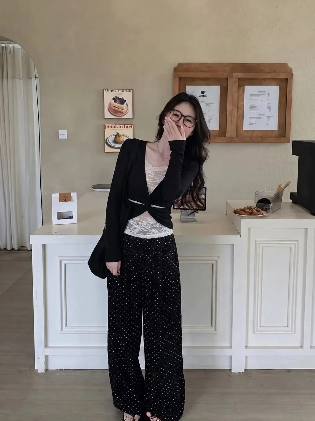 Elegant Korean Style Long Sleeve Lace T-Shirt Women's Autumn Light Maturity Unique Design Top Casual Versatile Slim Fit