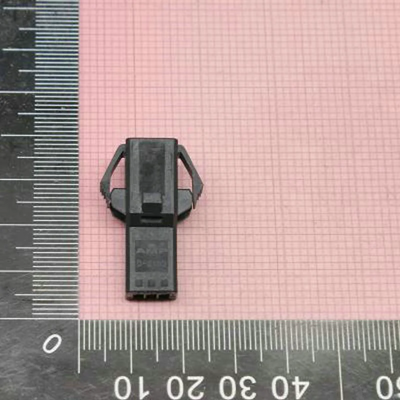 20PCS Genuine connector 1-1318116-3 Dynamic 2000 3P black rubber shell For Car Smart Electronic Devices Automobile 100% brand ne
