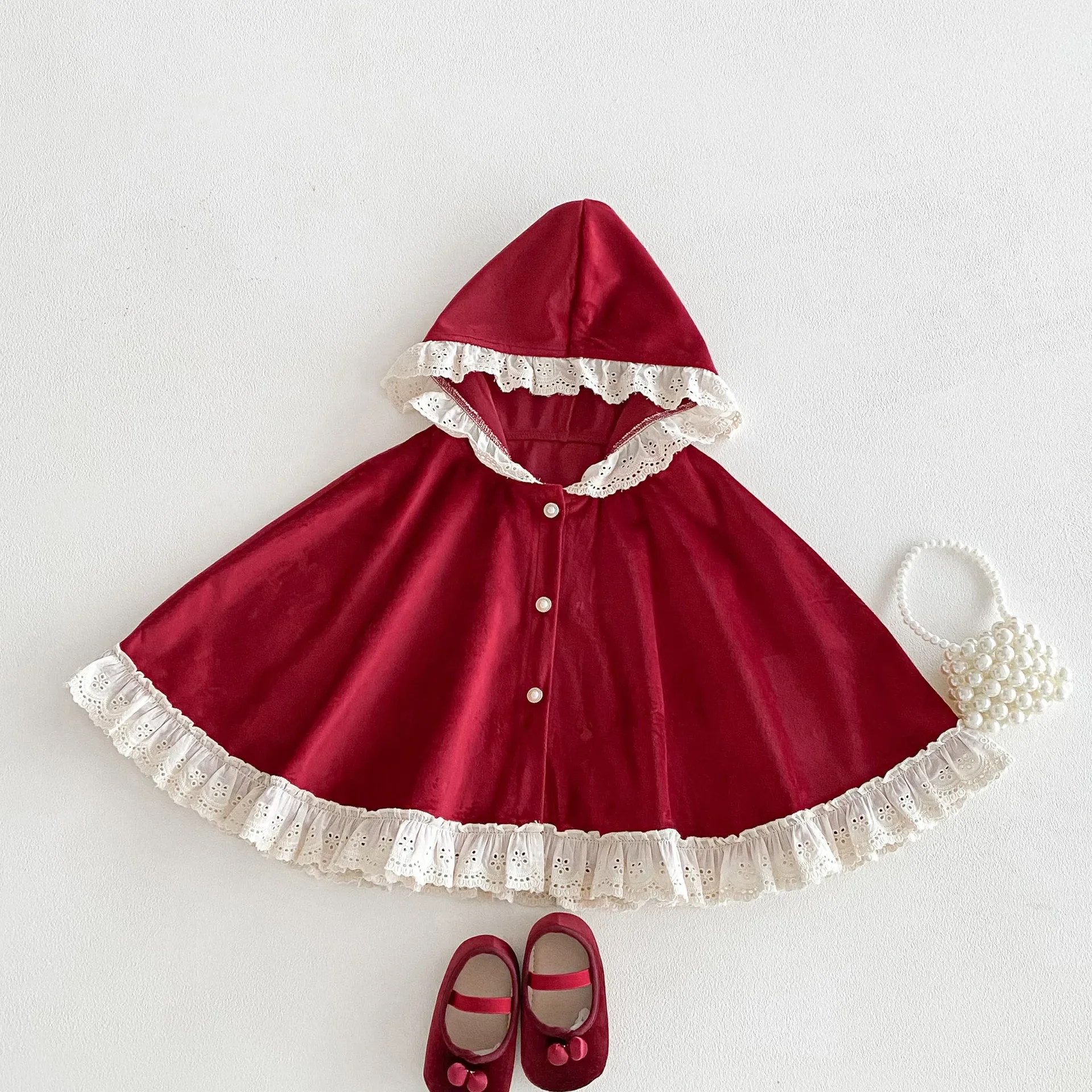 Newborn Baby Girl Clothes Red Cloak Winter Vintage Lace Trim Hooded Cape Baby Outerwear Windproof New Year Festival Outfit