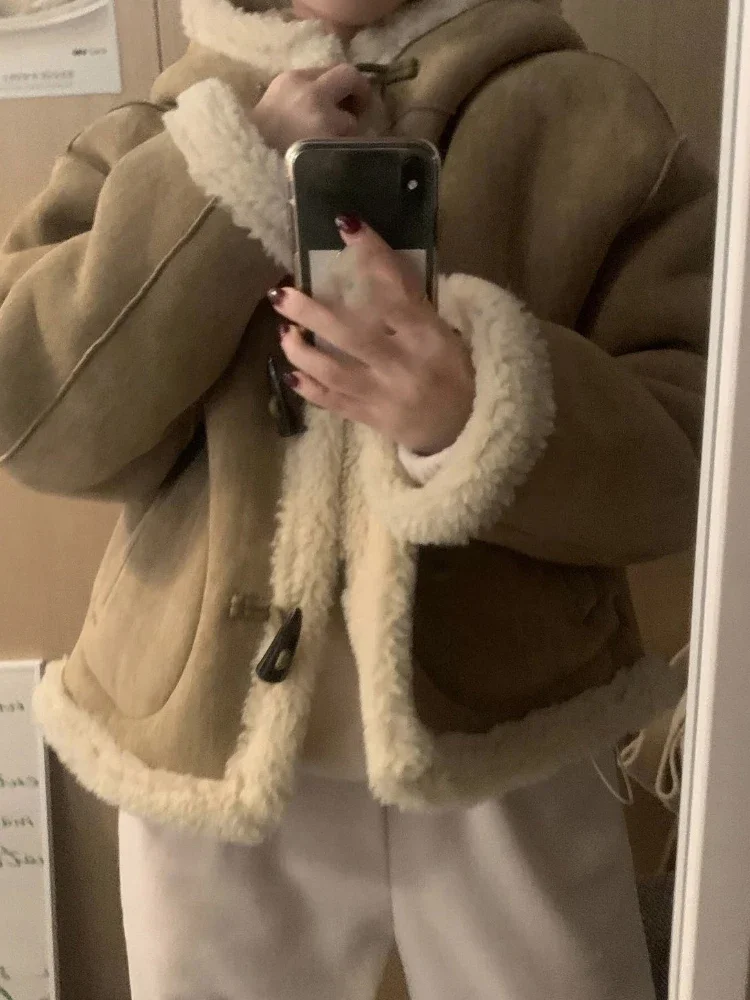 2025 Ropa Mujer lana de cordero Patchwork abrigo Mujer Vintage todo fósforo chaquetas con botones de cuerno para Mujer Casual moda prendas de vestir con capucha