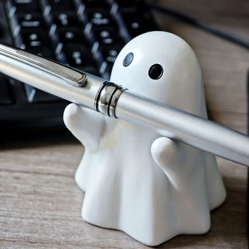 Cute Ghost Pen Holder Creative Funny Desktop Decoration Ornament Decorative Portable Little Ghost Statue Stationery