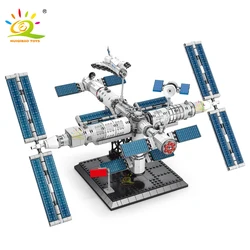 HUIQIBAO Space Station Building Blocks With Astronaut Figure City Aerospace Model Bricks Children Toys for Kids