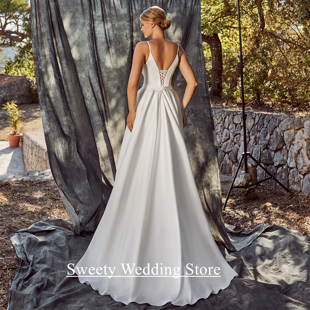 Simple Modern Wedding Dress Customized V Neck Spaghetti Straps High Slit Sweep Train Satin Corset Bridal Gown for Bride