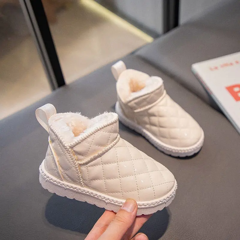Wodoodporne skórzane śniegowce dziecięce 2026 zimowe ocieplane antypoślizgowe krótkie buty dla dziewczynek ciepłe ocieplane bawełną obuwie zimowe