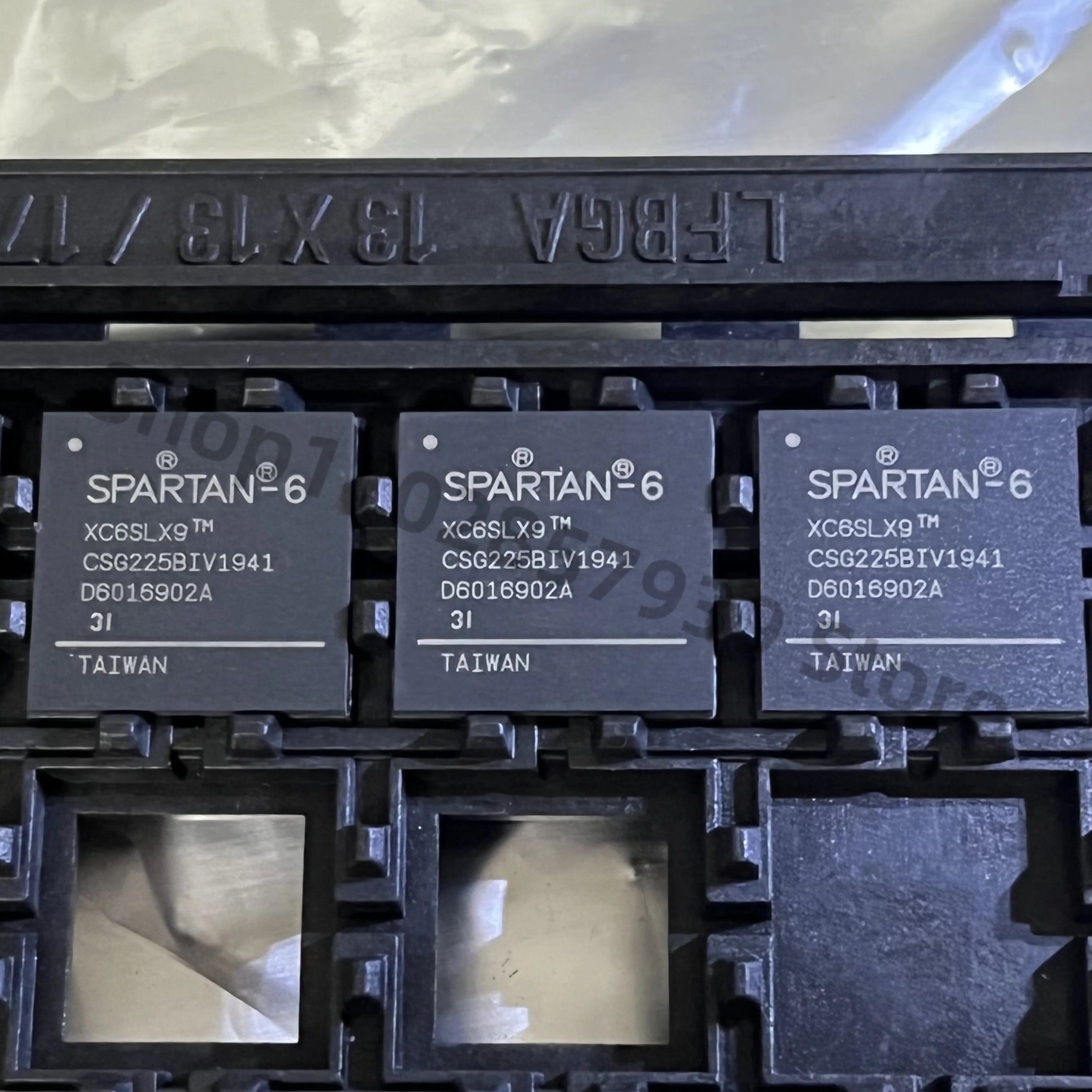 

XC6SLX9-3CSG225I XC6SLX9 BGA 1PCS/LOT 100% new original freeshipping