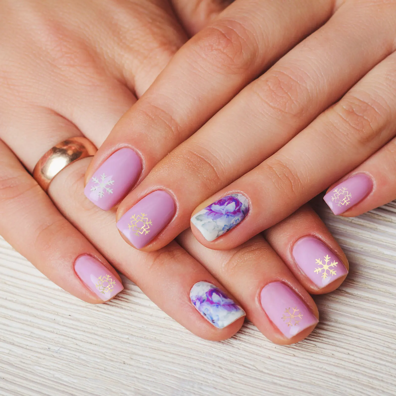 

4 Boxes Nail Stickers Christmas Snowflake Design Metal Nail Art Decor for Women DIY Manicure Supplies Metal Stickers