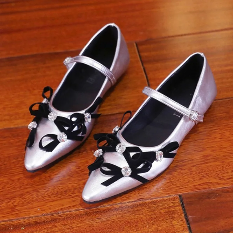 

2025 New Women Bow Crystal Flats Shoes Summer Shallow Mouth Casual Shoes Designer Fashion Woman Walking Running Shoes