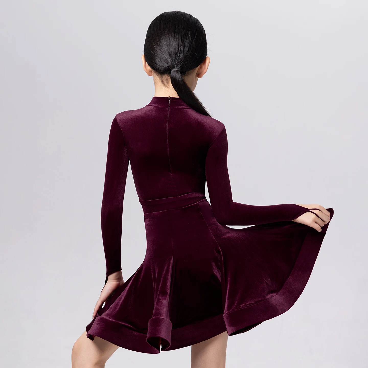 ชุดเต้นลาตินเวนนี่สไตล์สำหรับเด็กผู้หญิง ชุดกำมะหยี่สำหรับการแข่งขันอย่างเป็นทางการ ชุดสำหรับการสอบวัดระดับและการแสดง