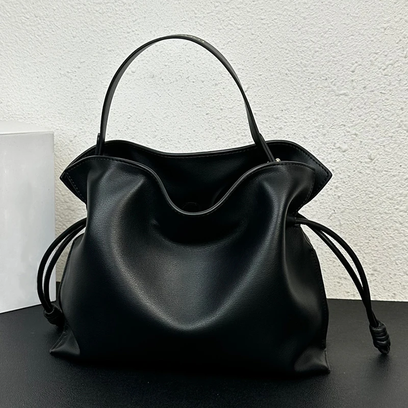 

Minimally Textured Single Shoulder Women's Multifunctional Fashionable Pleated Handbag, Casual Commuting Drawstring Bucket Bag