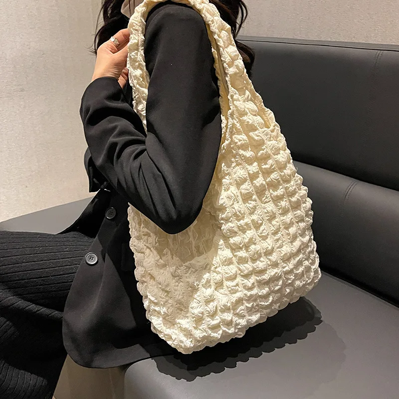 Korean INS Bag Pleated Cloud Puff Flower Shoulder Bag Women's 2023 New Korean Version Ins Minimalist Portable Canvas Handbags