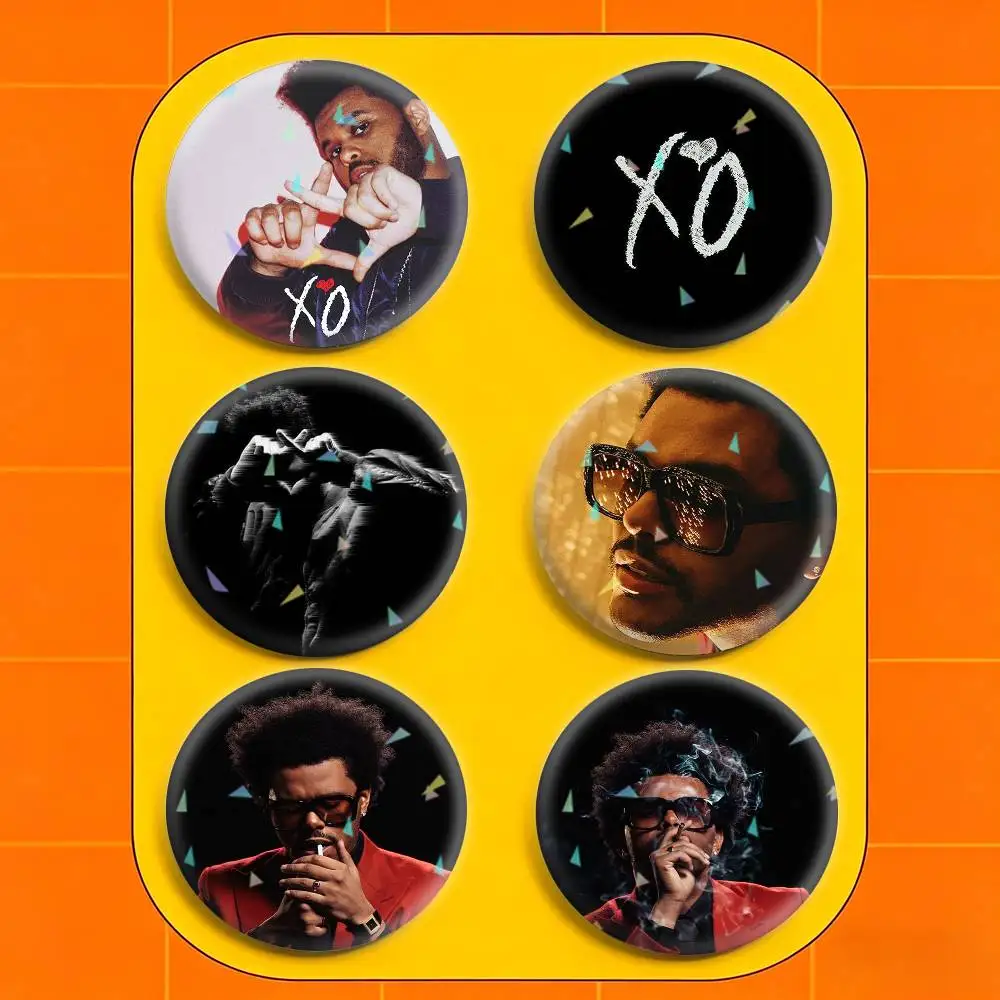 

The W-Weeknd XO Badges Niche Design Brooch for Backpack Lapel Pins Creative Accessories