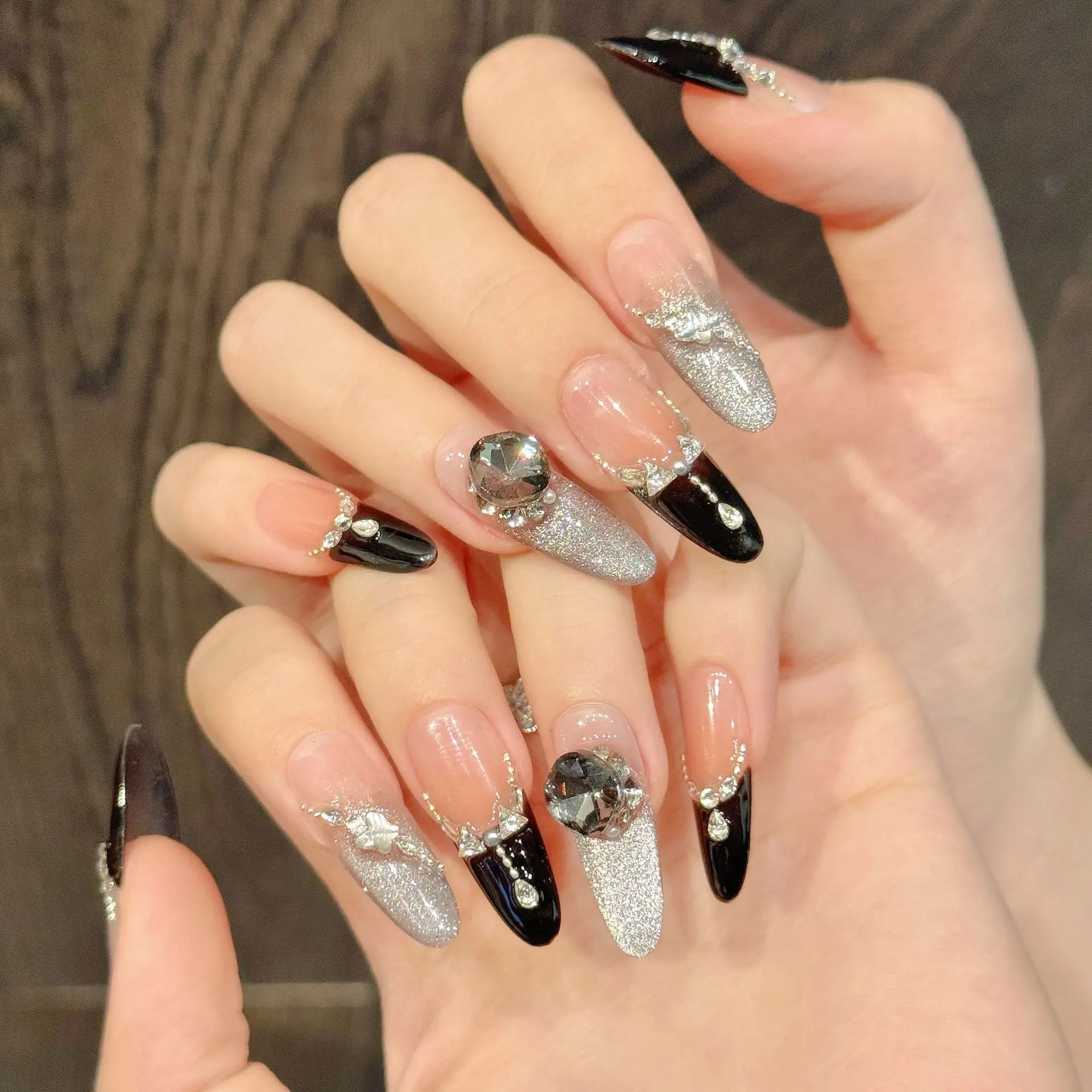 10 Uds. De uñas postizas hechas a mano Y2k, polvo plateado brillante, negro, estilo francés, prensa en uñas, rubor de diamantes de imitación, manicura de almendra