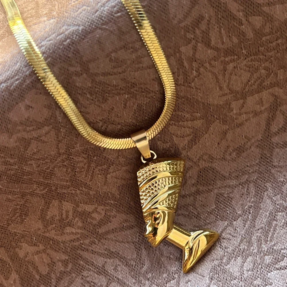 Gold Color Fashion Ancient Egyptian Queen Pharaoh Hip-Hop Fatima Pendant Egypt Nefertiti Head Portrait Necklace Jewelry Gift