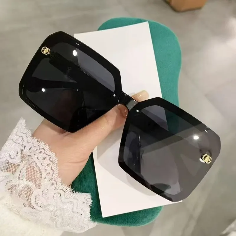 

​​2025 Slimming Polarized Sunglasses UV400 Luxury Oversized Frame, HD Anti-Glare Unisex for Driving & Fashion Lightweight Chic​​