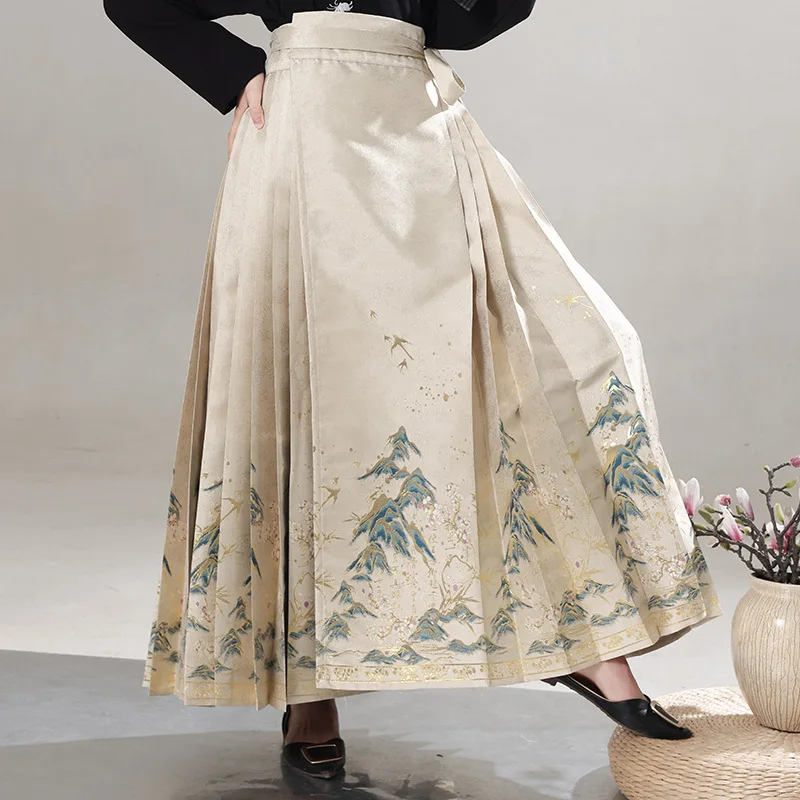 

Chinese Traditional Hanfu Horse Face Skirt Exquisite Embroidery Weaving Gold Pleated Mamian Skirt Ming Dynasty Chinese Dress