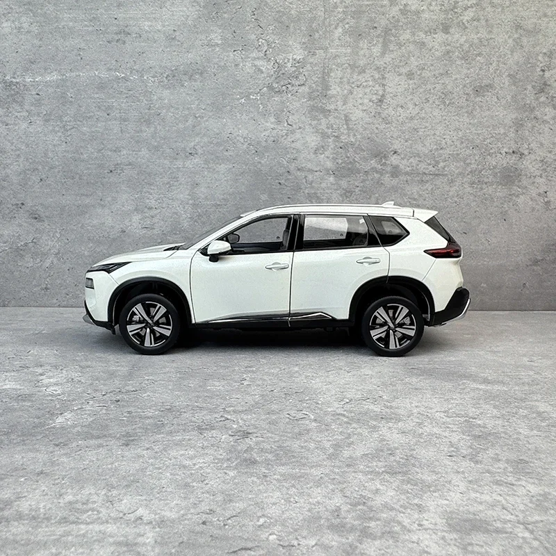 نموذج سيارة أصلية محلية 1:18 2021 لطراز سيارة محاكاة سبيكة Qijun X-TRAIL
