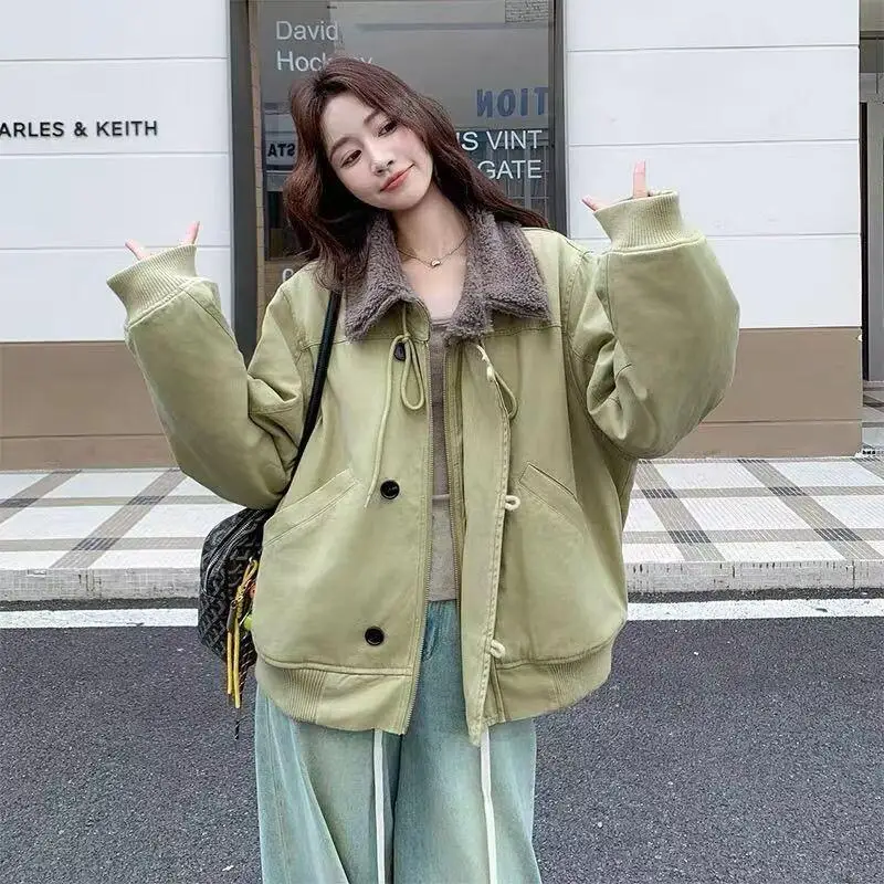 เสื้อแจ็คเก็ตสไตล์เกาหลี ฤดูใบไม้ร่วงและฤดูหนาว แจ็คเก็ตสั้นสำหรับผู้หญิง เสื้อโค้ทลำลองสำหรับฤดูหนาว ไซส์เล็ก แฟชั่นน่ารักสไตล์คาวาอี้