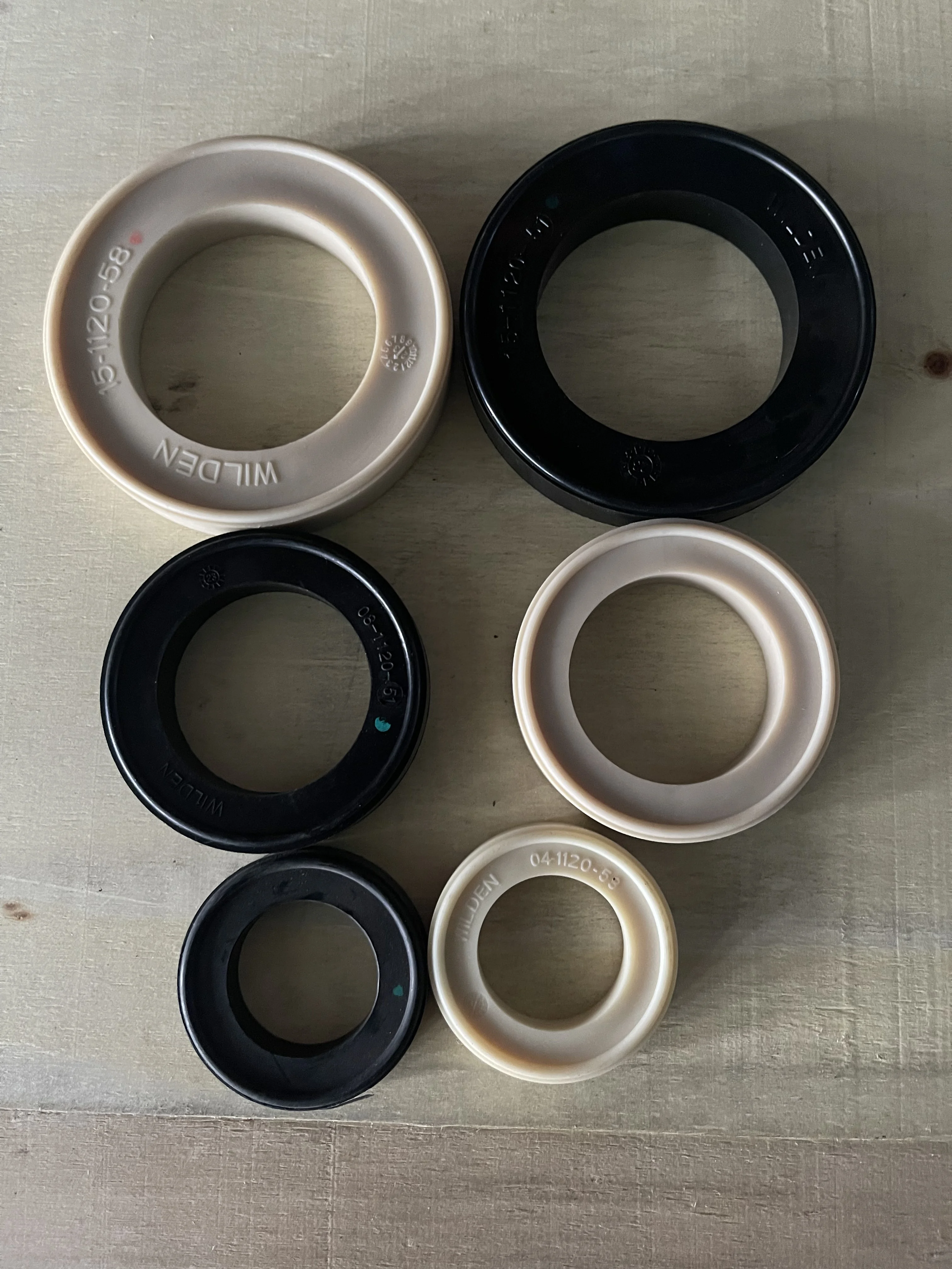 

WILDEN Пневматическое мембранное седло насоса T4T8T15 Резиновое седло клапана Шарик для горной дороги Неопрен 2 дюйма 3 дюйма