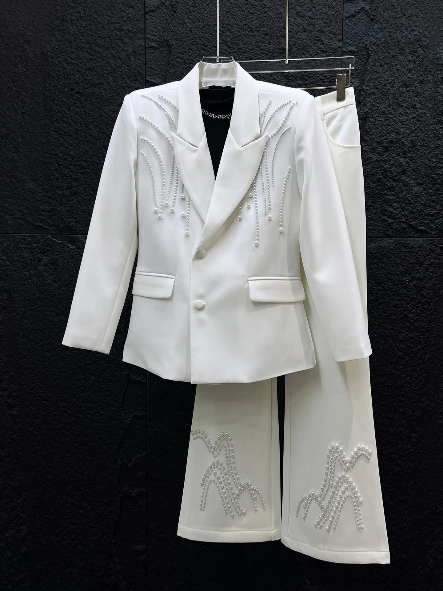 Mens Pearl Embellished Suit Set Relaxed Shoulder Pad Autumn Formal Outfit for Runway Styling and Performance Outfits