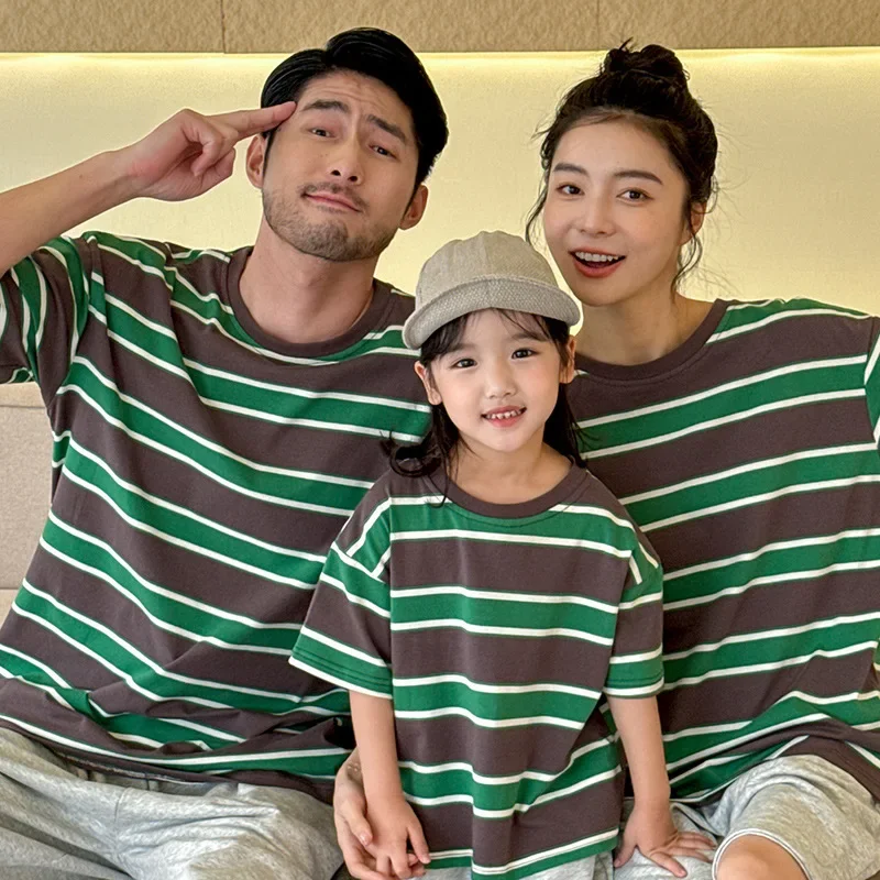 

Family Cotton T Shirts 2024 Summer Father Mother and Son Daughter Matching Short Sleeve Tees Korea Dad Mom Children Striped Tops