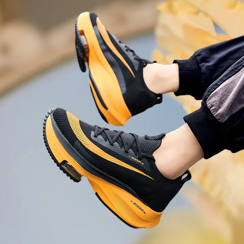 

Classic men's sneakers lightweight, comfortable to wear without tiring feet, suitable for long-term wear for exercise