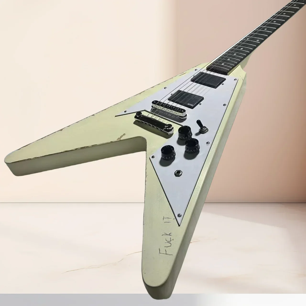 Müzik Aletleri Eski Uçak Gitar - Musical Instrument Old incelemesi ve fiyatı
