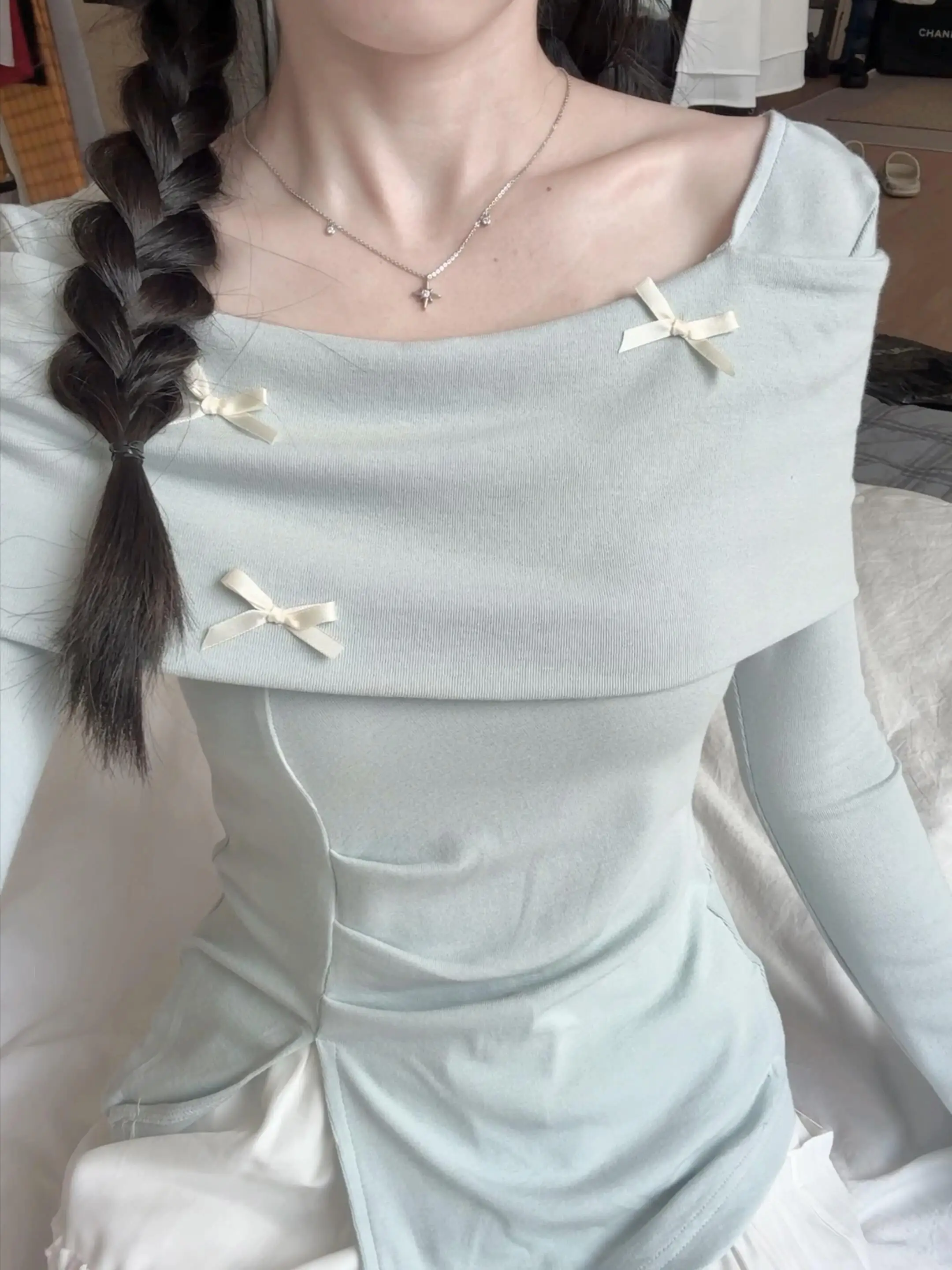 

Slimming Grey Blue Knot Knitted Top Shoulder Length Long Sleeve Women's Fashion Design Early Autumn Unique T-shirt