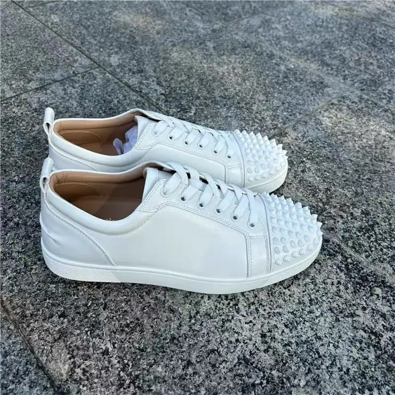 2026 New Men's White Low-cut Casual Shoes, High-quality Men's Increased Rivets, Breathable Non-slip Casual Shoes, Men's Shoes